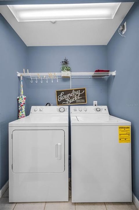For Sale: $585,000 (2 beds, 2 baths, 1390 Square Feet)