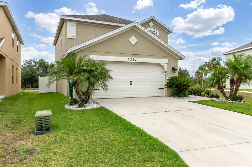 For Sale: $345,000 (3 beds, 2 baths, 1682 Square Feet)