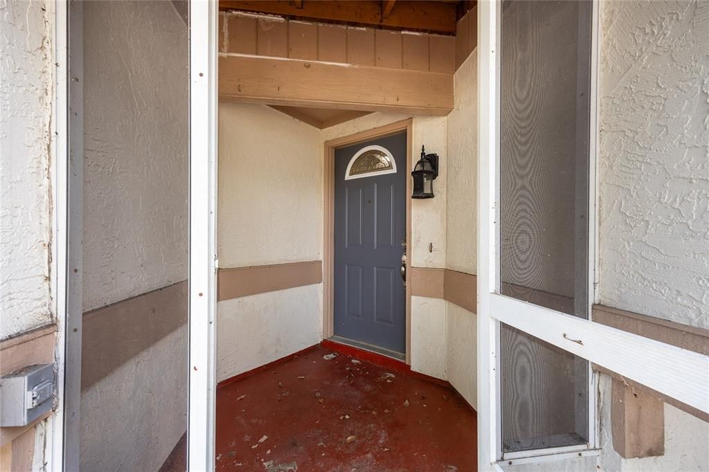 Activo con contrato: $329,000 (3 camas, 2 baños, 1274 Pies cuadrados)