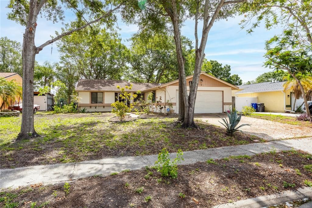 Activo con contrato: $329,000 (3 camas, 2 baños, 1274 Pies cuadrados)