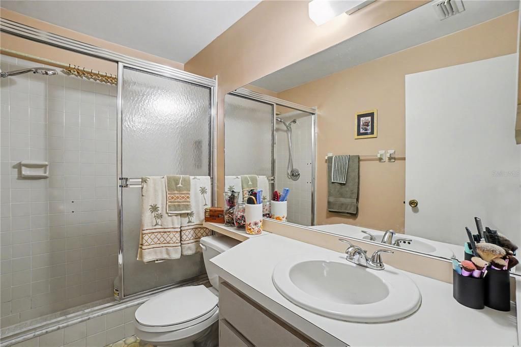 For Sale: $192,000 (2 beds, 2 baths, 1078 Square Feet)