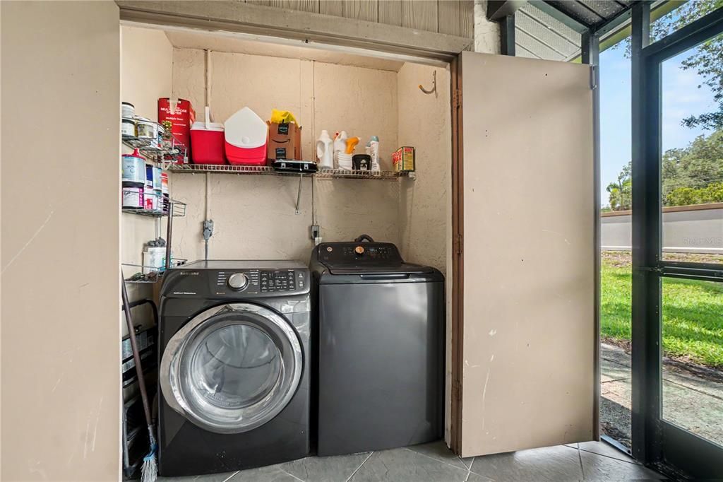 For Sale: $192,000 (2 beds, 2 baths, 1078 Square Feet)
