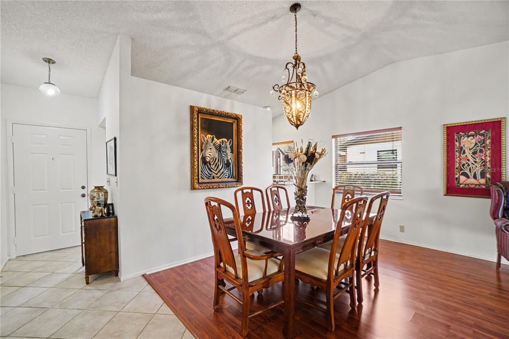 For Sale: $192,000 (2 beds, 2 baths, 1078 Square Feet)