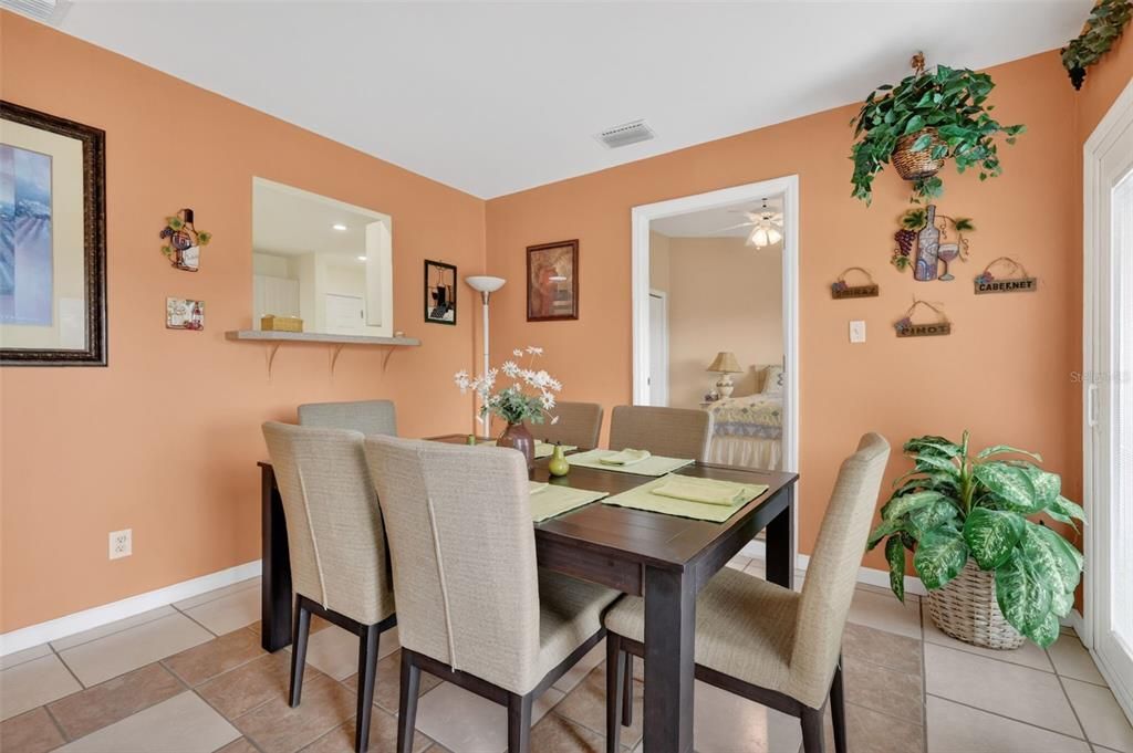 For Sale: $395,000 (3 beds, 3 baths, 1652 Square Feet)
