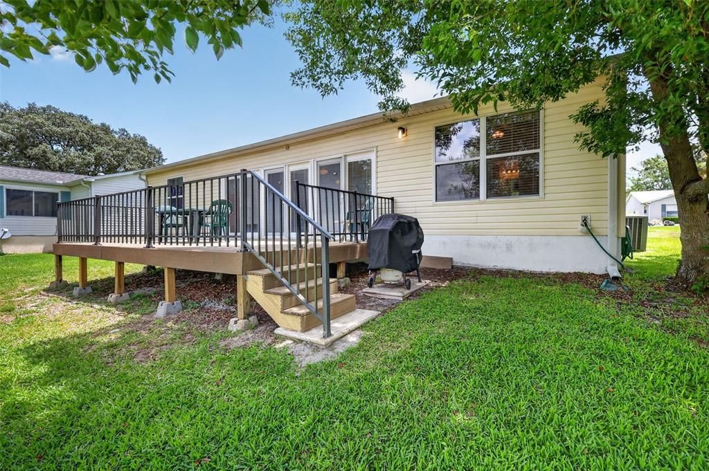 For Sale: $395,000 (3 beds, 3 baths, 1652 Square Feet)