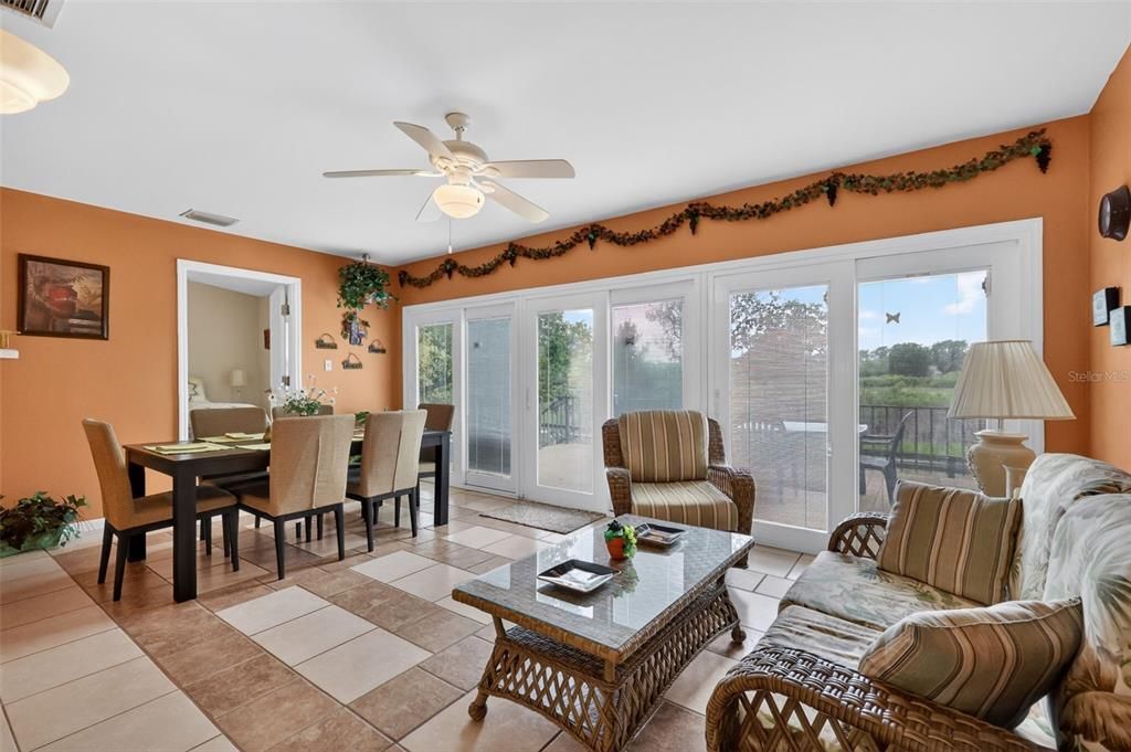For Sale: $395,000 (3 beds, 3 baths, 1652 Square Feet)