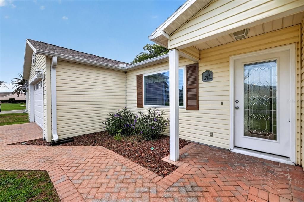For Sale: $395,000 (3 beds, 3 baths, 1652 Square Feet)