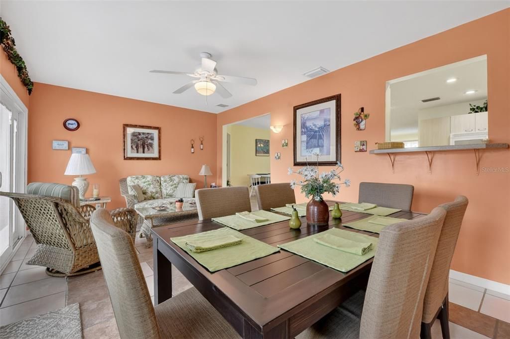 For Sale: $395,000 (3 beds, 3 baths, 1652 Square Feet)