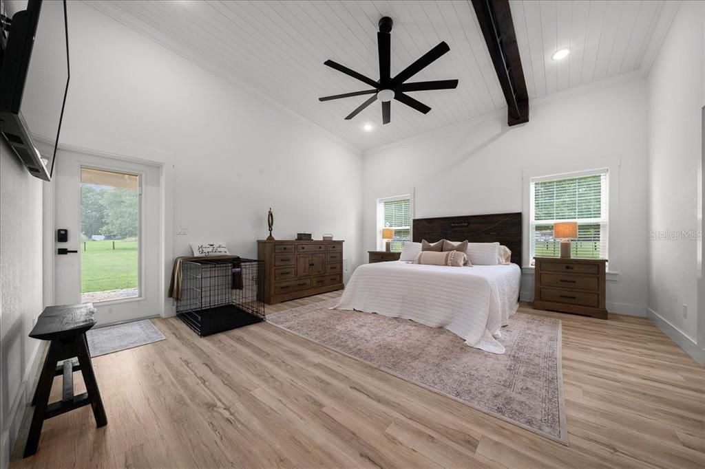 For Sale: $499,900 (3 beds, 2 baths, 2320 Square Feet)
