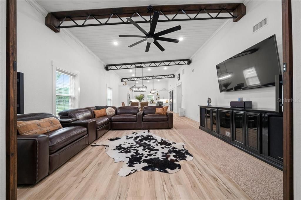 For Sale: $499,900 (3 beds, 2 baths, 2320 Square Feet)