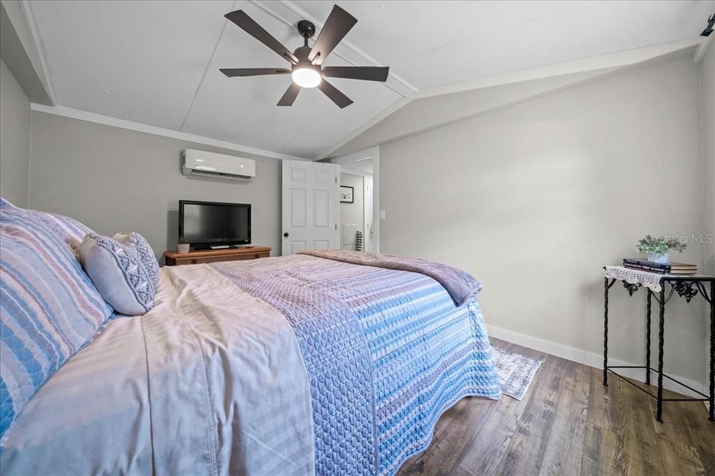 For Sale: $499,900 (3 beds, 2 baths, 2320 Square Feet)