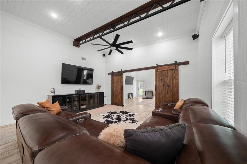 For Sale: $499,900 (3 beds, 2 baths, 2320 Square Feet)