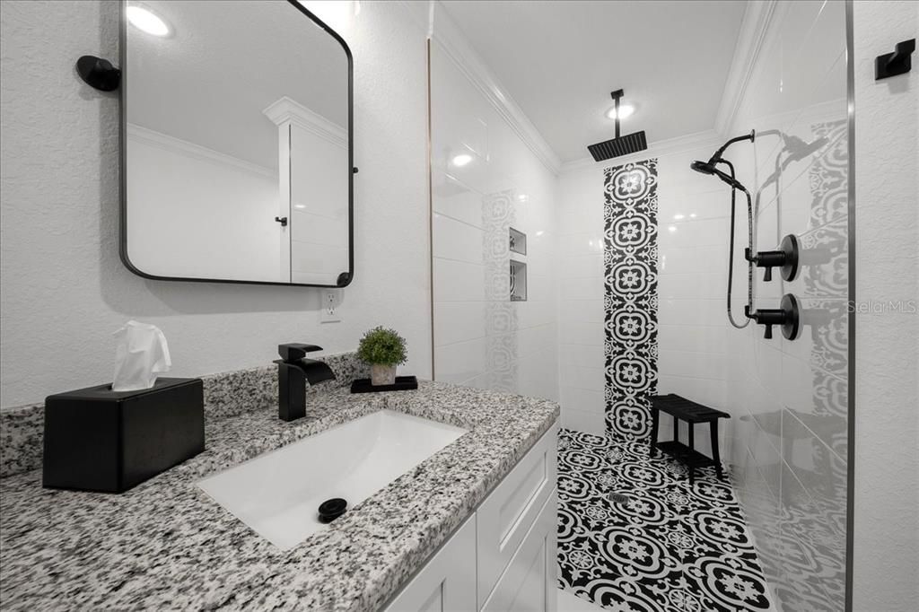 For Sale: $499,900 (3 beds, 2 baths, 2320 Square Feet)