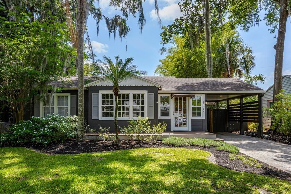 For Sale: $399,000 (2 beds, 1 baths, 880 Square Feet)