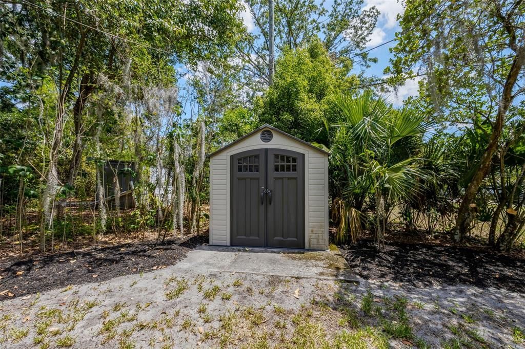 For Sale: $399,000 (2 beds, 1 baths, 880 Square Feet)