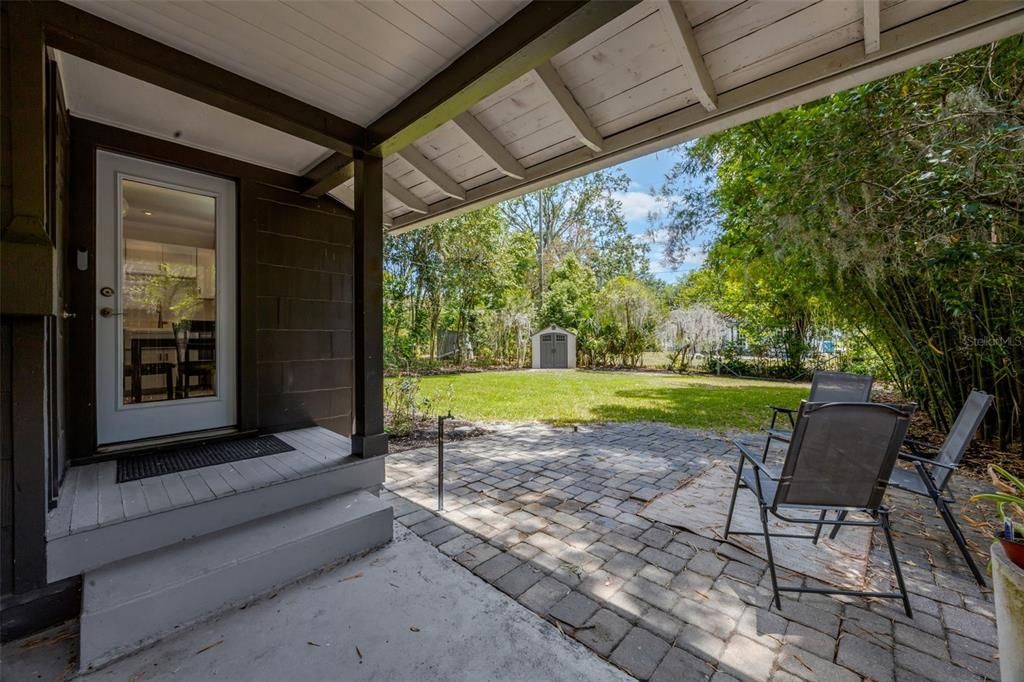 For Sale: $399,000 (2 beds, 1 baths, 880 Square Feet)