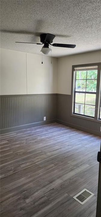 For Sale: $220,000 (3 beds, 2 baths, 1240 Square Feet)