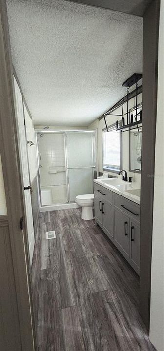 For Sale: $220,000 (3 beds, 2 baths, 1240 Square Feet)