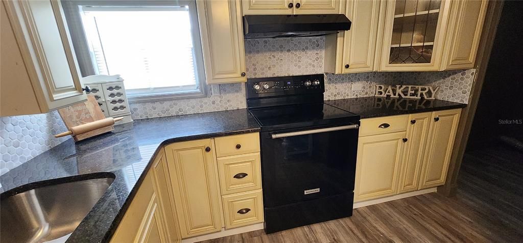 For Sale: $220,000 (3 beds, 2 baths, 1240 Square Feet)