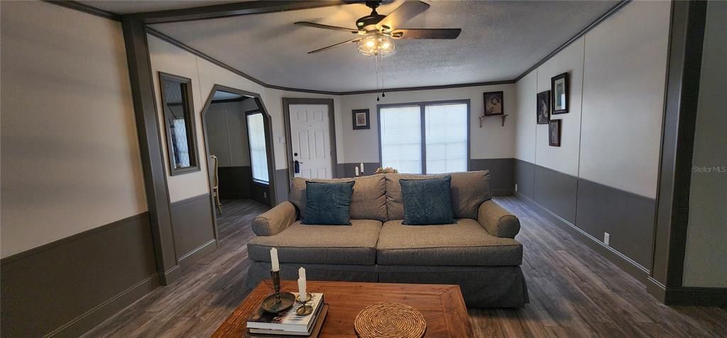 For Sale: $220,000 (3 beds, 2 baths, 1240 Square Feet)