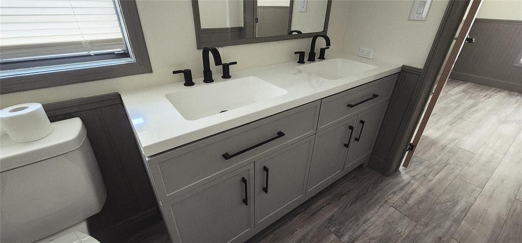 For Sale: $220,000 (3 beds, 2 baths, 1240 Square Feet)
