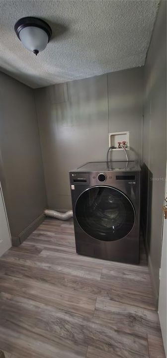 For Sale: $220,000 (3 beds, 2 baths, 1240 Square Feet)