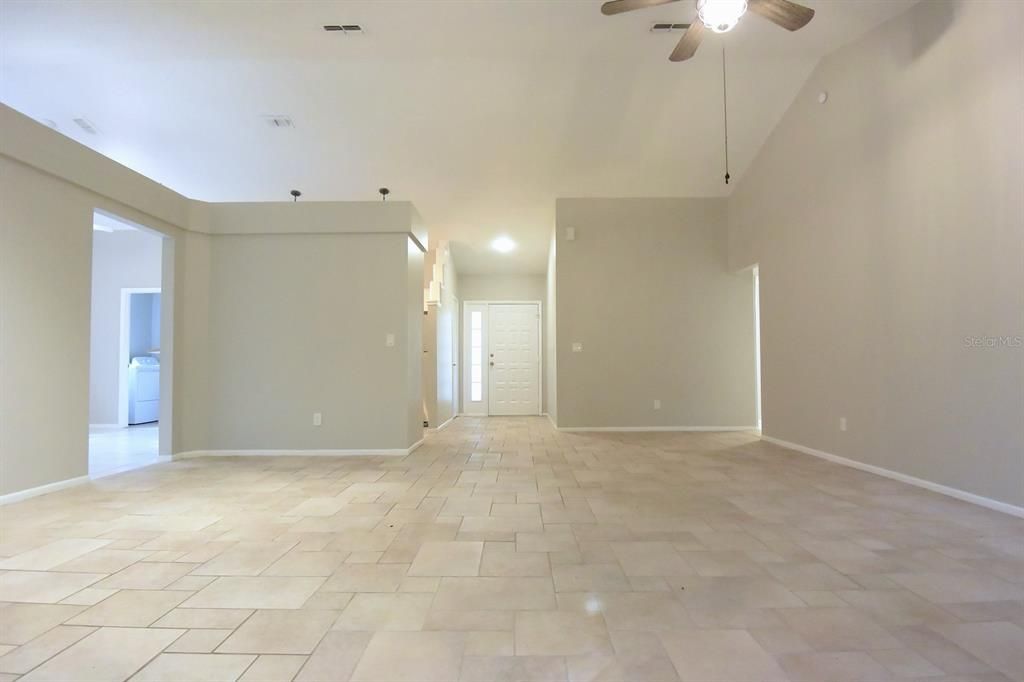 For Sale: $425,000 (3 beds, 2 baths, 1724 Square Feet)