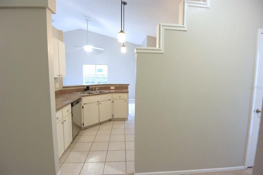 For Sale: $425,000 (3 beds, 2 baths, 1724 Square Feet)