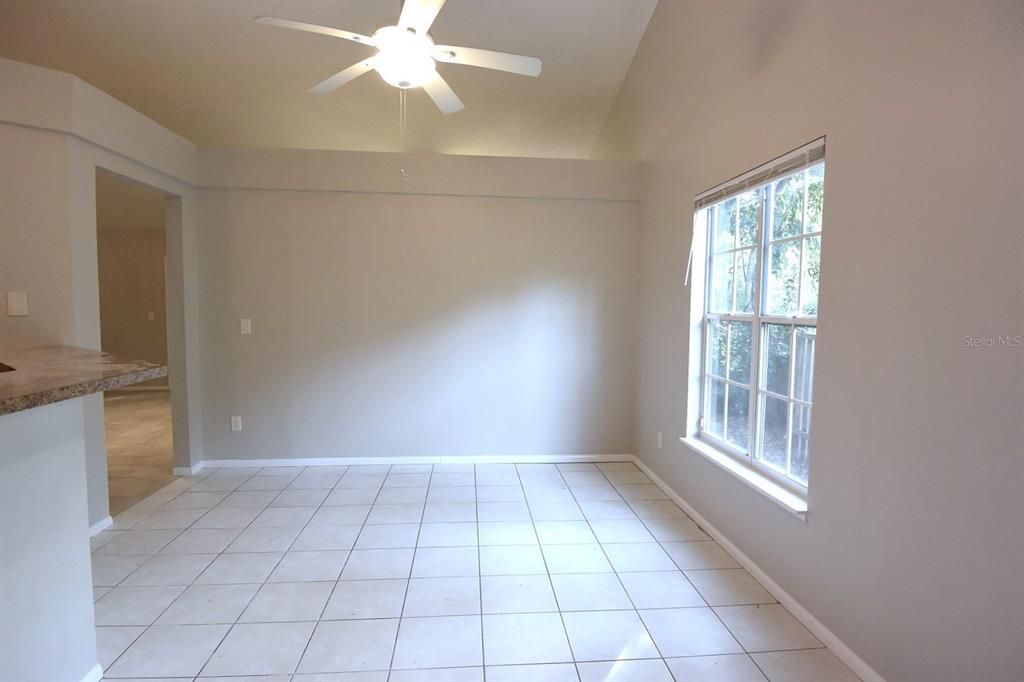 For Sale: $425,000 (3 beds, 2 baths, 1724 Square Feet)