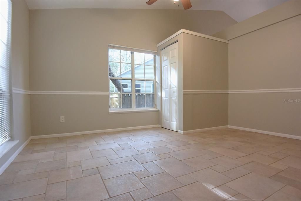 For Sale: $425,000 (3 beds, 2 baths, 1724 Square Feet)