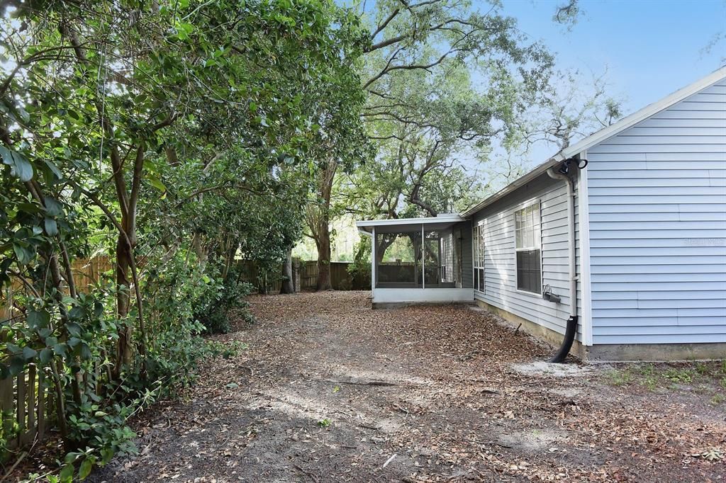 For Sale: $425,000 (3 beds, 2 baths, 1724 Square Feet)
