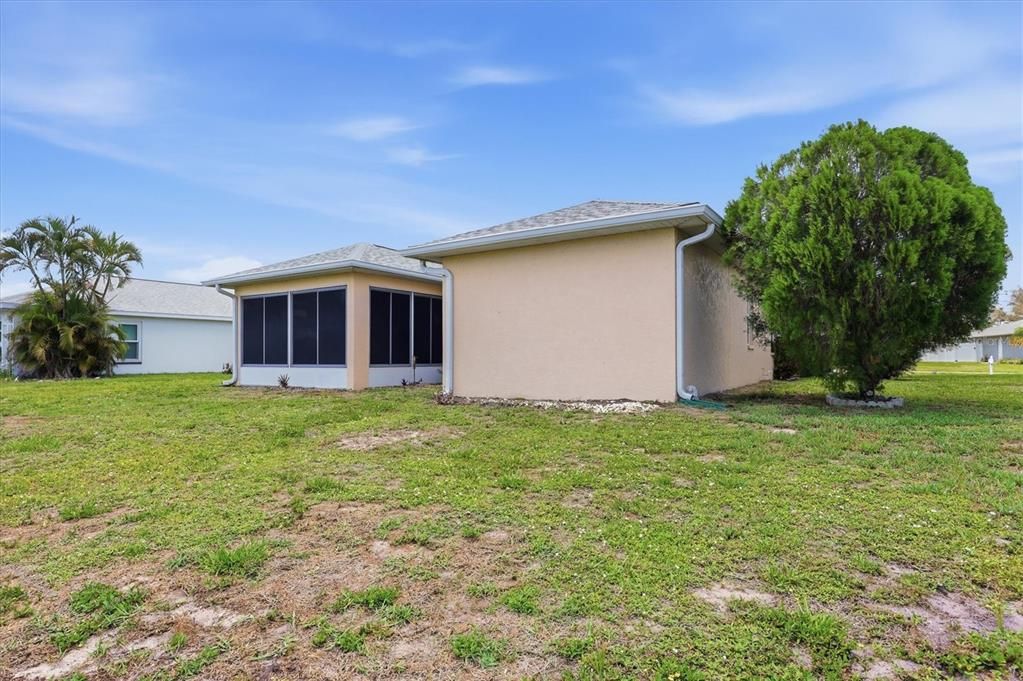 For Sale: $355,000 (3 beds, 2 baths, 1321 Square Feet)