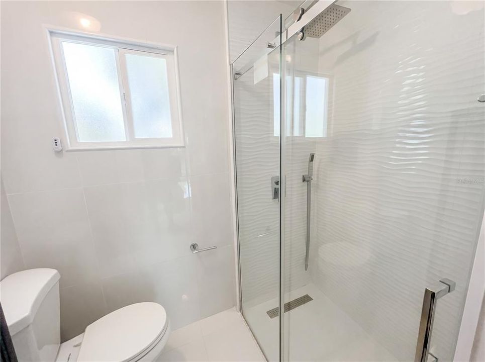 En Venta: $368,000 (3 camas, 2 baños, 1528 Pies cuadrados)