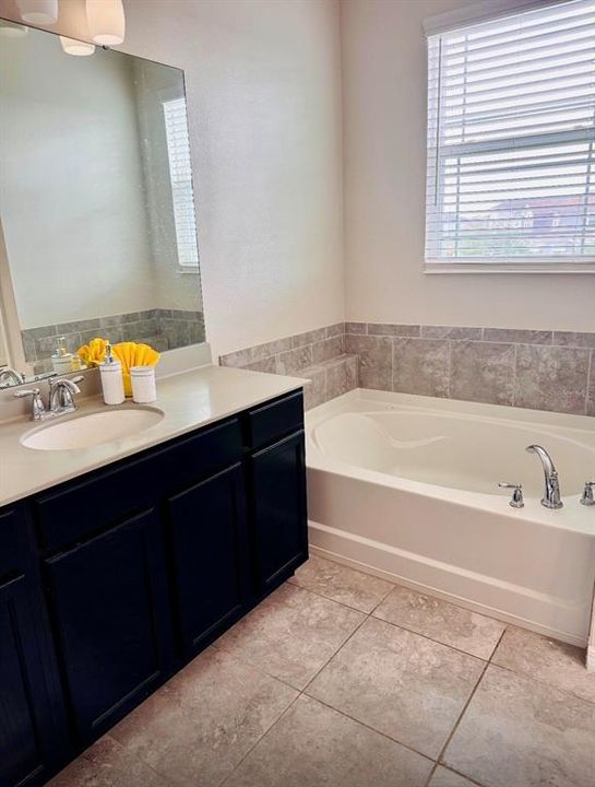For Sale: $685,000 (5 beds, 4 baths, 3221 Square Feet)