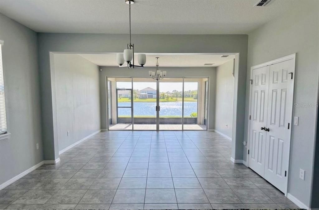 For Sale: $685,000 (5 beds, 4 baths, 3221 Square Feet)