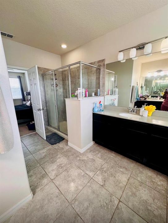 For Sale: $685,000 (5 beds, 4 baths, 3221 Square Feet)