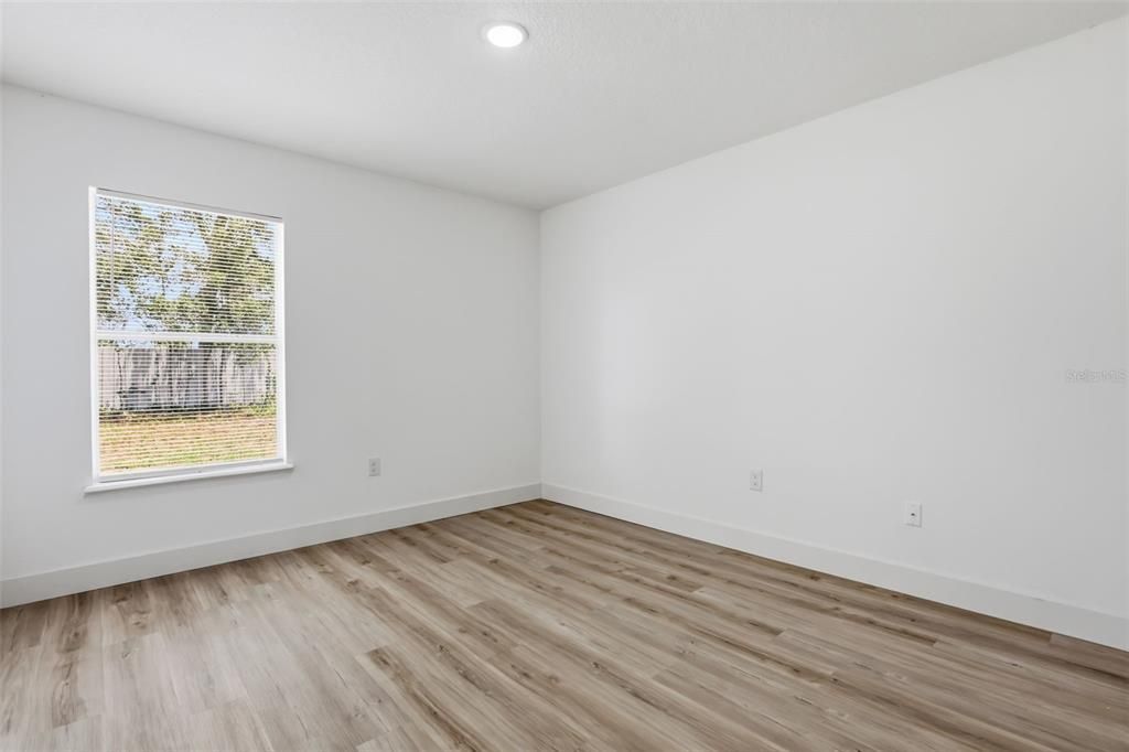 For Sale: $355,900 (3 beds, 2 baths, 1758 Square Feet)