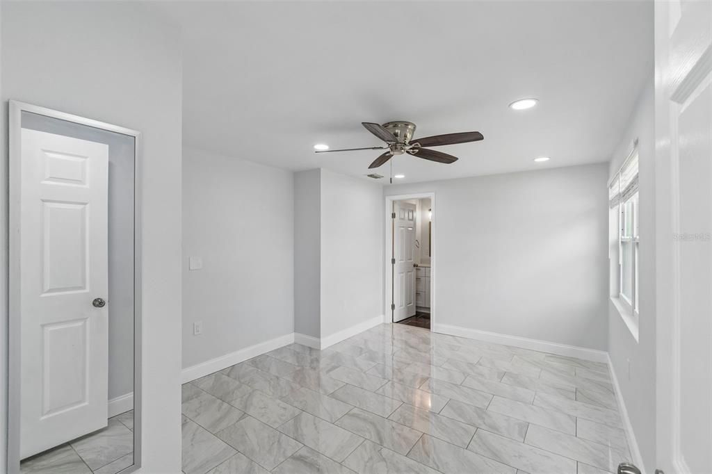 For Sale: $475,000 (3 beds, 2 baths, 1233 Square Feet)
