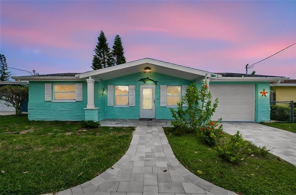 For Sale: $475,000 (3 beds, 2 baths, 1233 Square Feet)