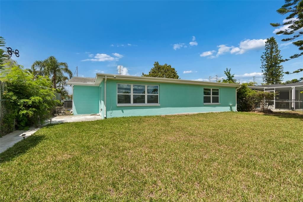 For Sale: $475,000 (3 beds, 2 baths, 1233 Square Feet)
