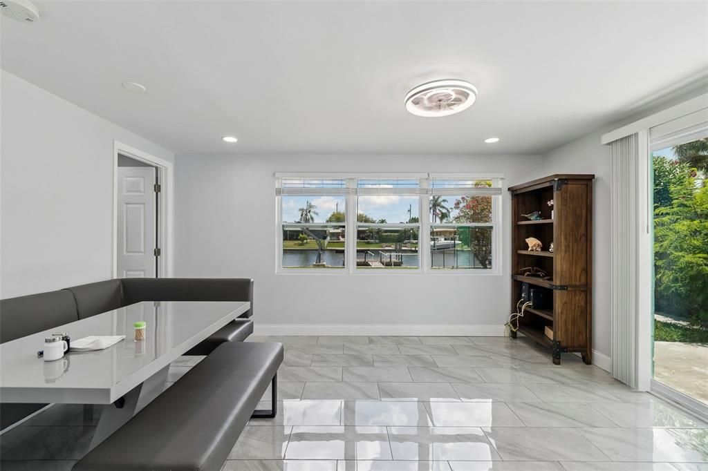 For Sale: $475,000 (3 beds, 2 baths, 1233 Square Feet)