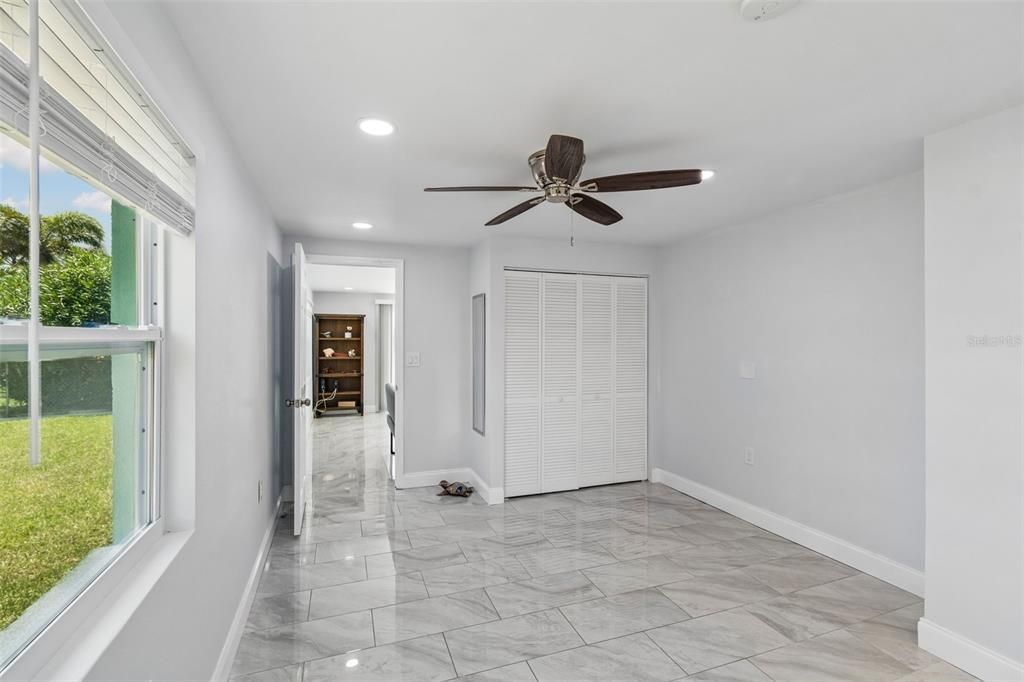 For Sale: $475,000 (3 beds, 2 baths, 1233 Square Feet)