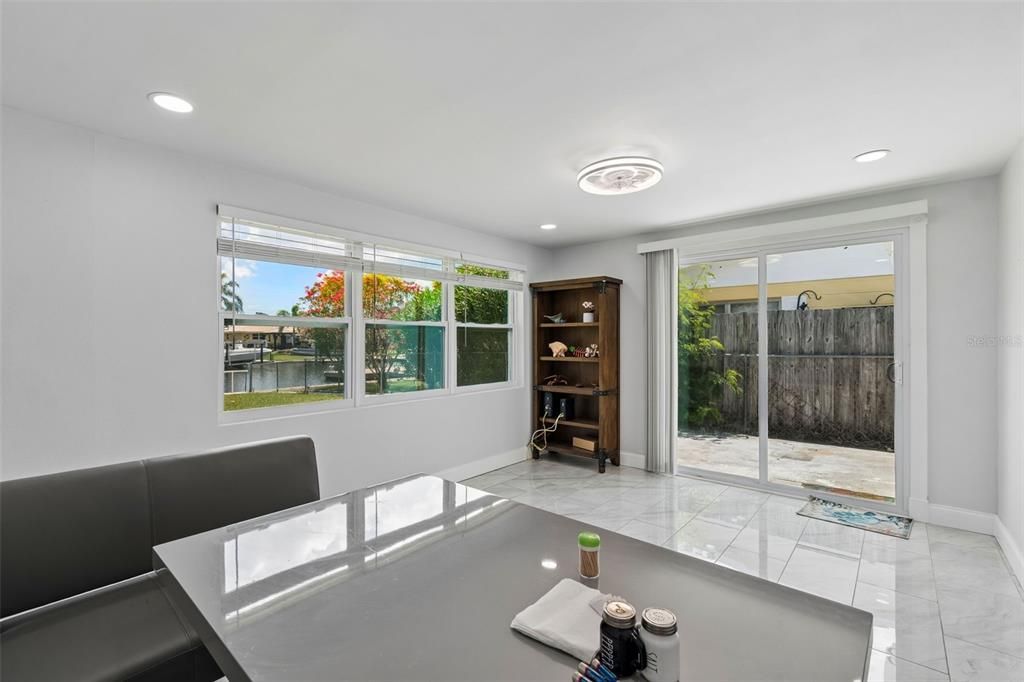 For Sale: $475,000 (3 beds, 2 baths, 1233 Square Feet)