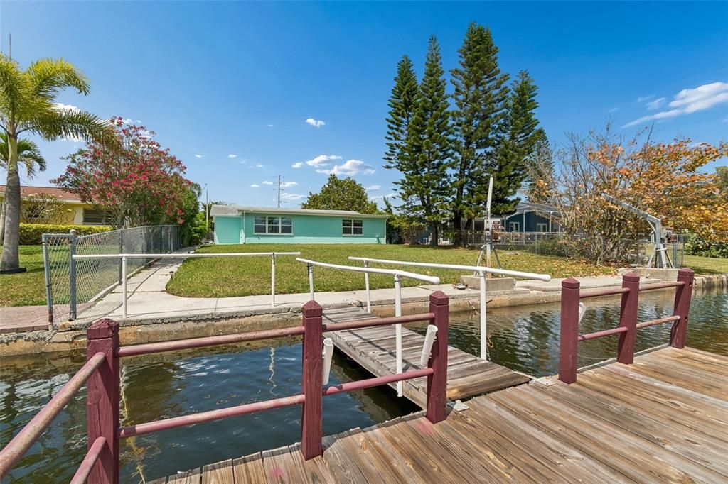 For Sale: $475,000 (3 beds, 2 baths, 1233 Square Feet)