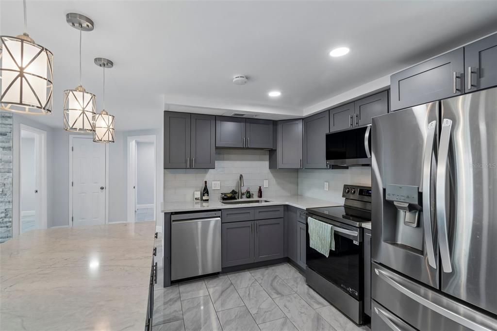 For Sale: $475,000 (3 beds, 2 baths, 1233 Square Feet)
