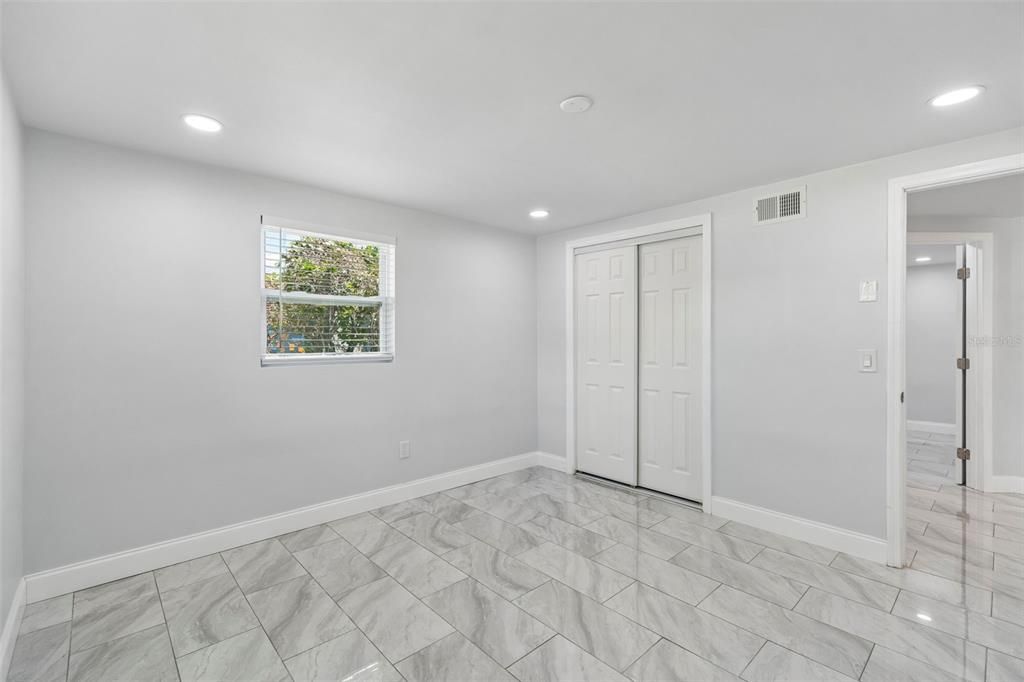 For Sale: $475,000 (3 beds, 2 baths, 1233 Square Feet)