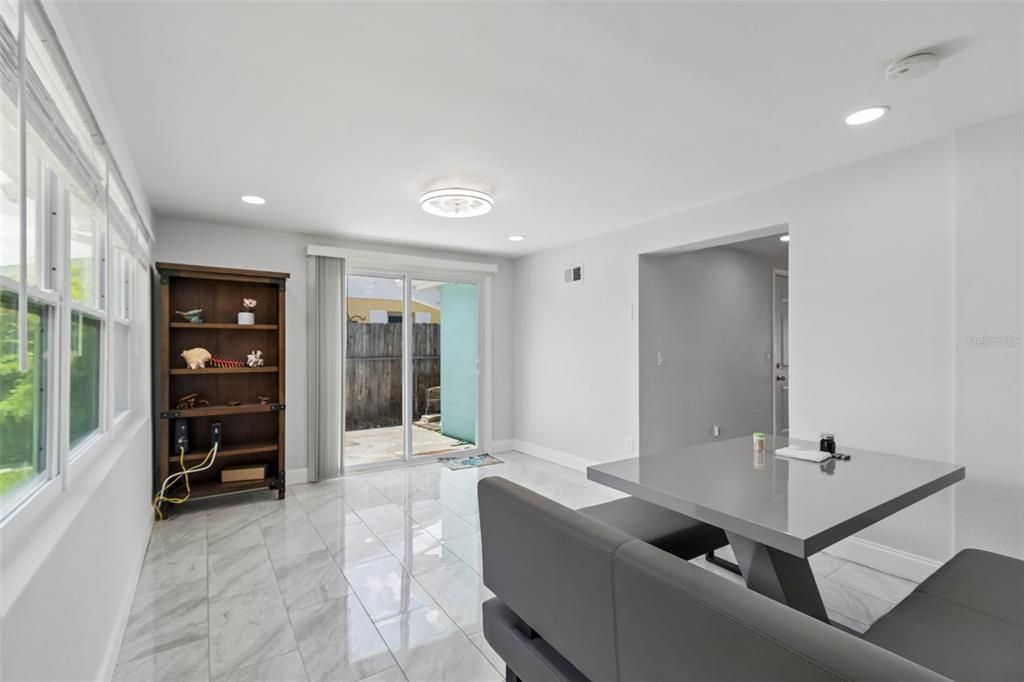 For Sale: $475,000 (3 beds, 2 baths, 1233 Square Feet)