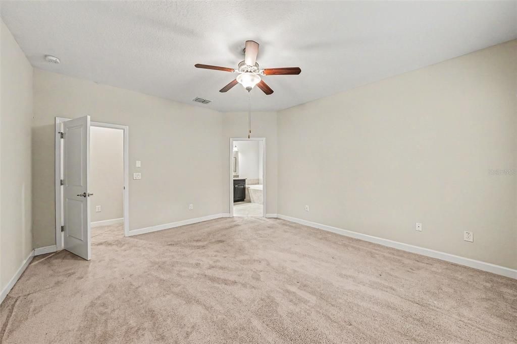 For Sale: $464,900 (4 beds, 2 baths, 3483 Square Feet)