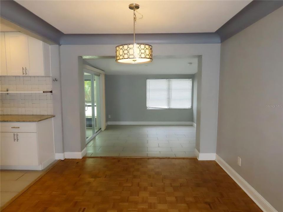 На продажу: $459,900 (4 спален, 2 ванн, 1480 Квадратных фут)