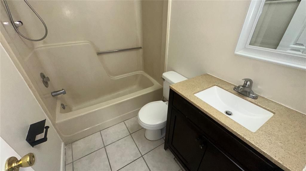 For Rent: $850 (0 beds, 1 baths, 322 Square Feet)